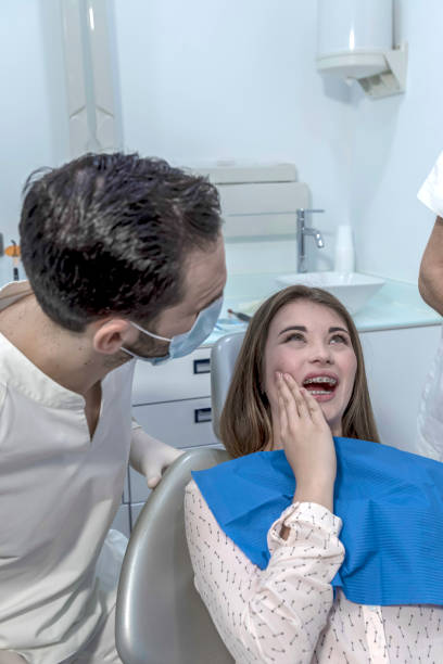 Best Emergency Cosmetic Dentistry (e.g., broken veneers) in Le Claire, IA